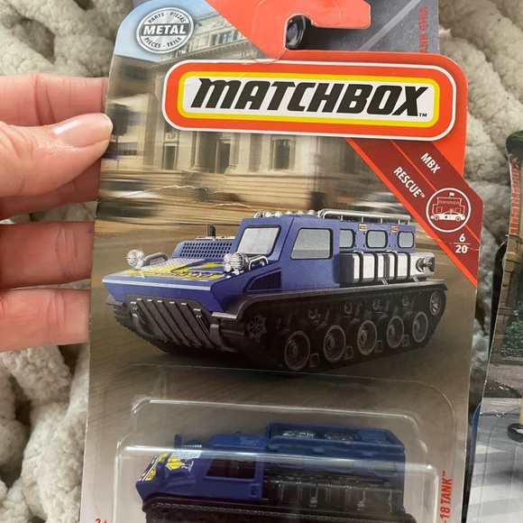 BUNDLE OF 8 MISC MATCHBOX CARS - Picture 3 of 9